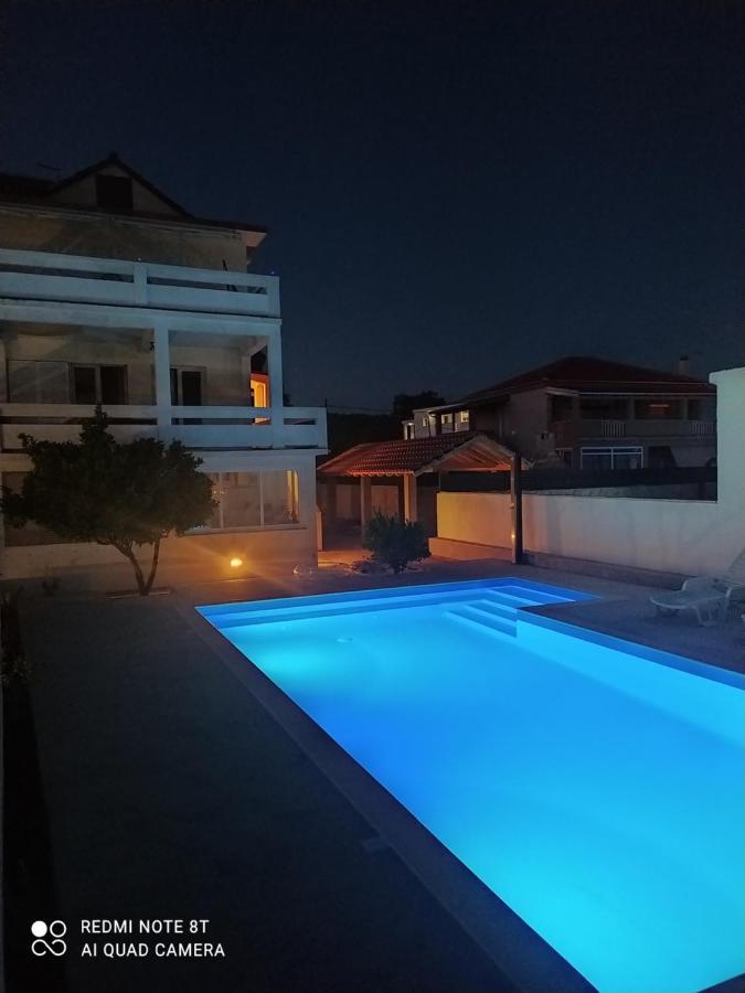 ביבינייה Apartments Mirko&Ana מראה חיצוני תמונה