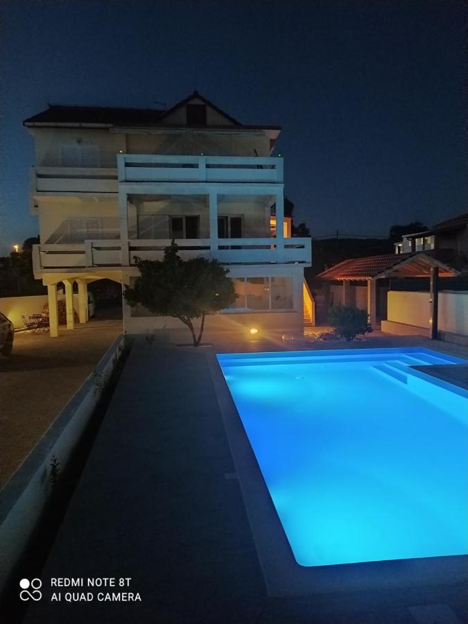 ביבינייה Apartments Mirko&Ana מראה חיצוני תמונה