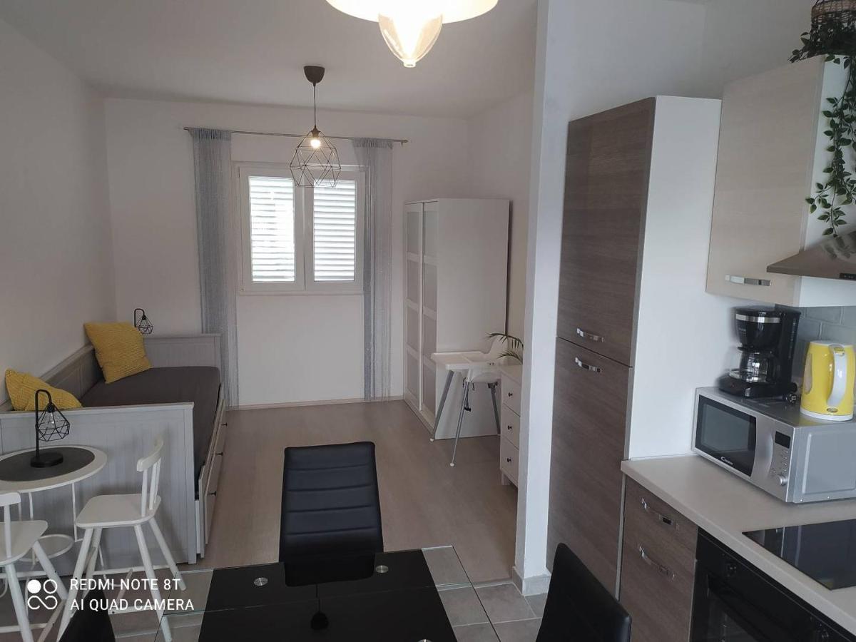 ביבינייה Apartments Mirko&Ana מראה חיצוני תמונה