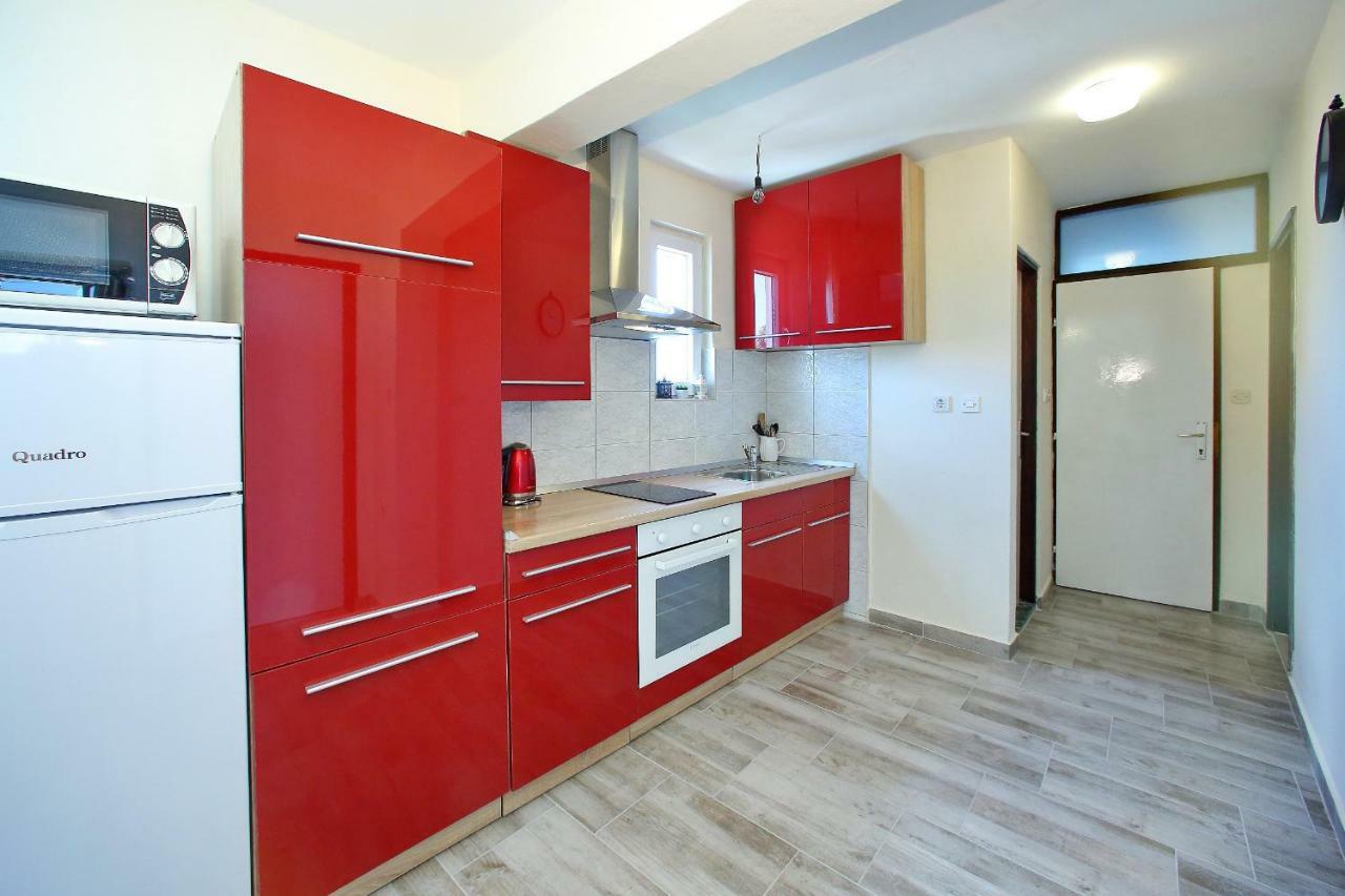 ביבינייה Apartments Mirko&Ana מראה חיצוני תמונה