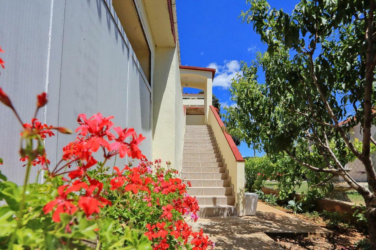ביבינייה Apartments Mirko&Ana מראה חיצוני תמונה
