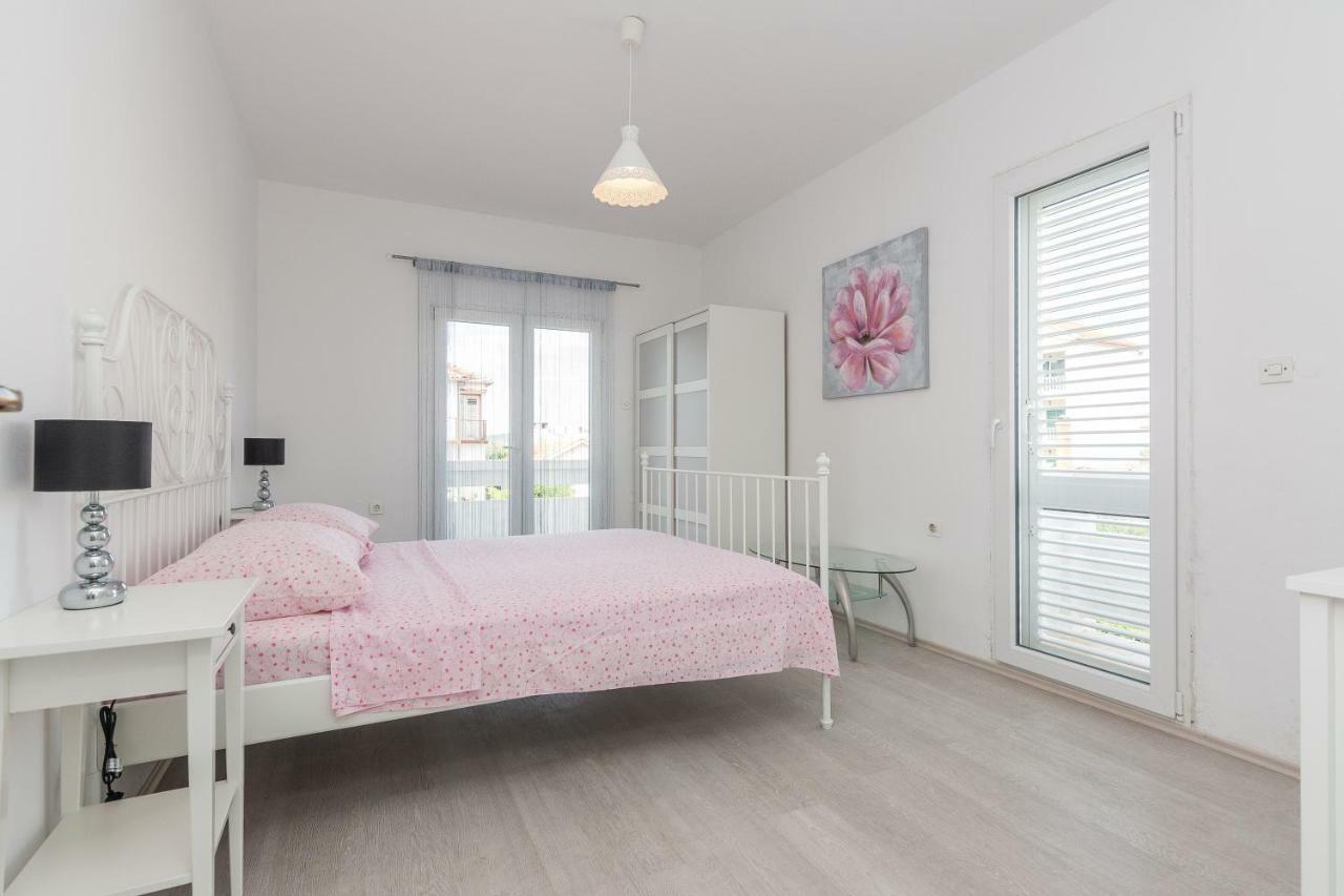 ביבינייה Apartments Mirko&Ana מראה חיצוני תמונה