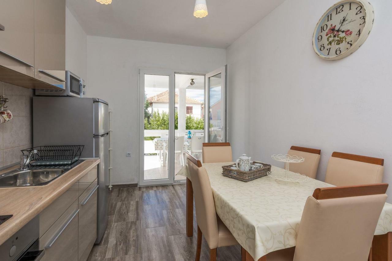 ביבינייה Apartments Mirko&Ana מראה חיצוני תמונה