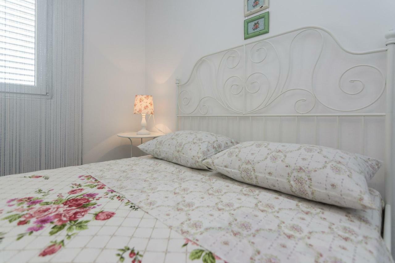 ביבינייה Apartments Mirko&Ana מראה חיצוני תמונה
