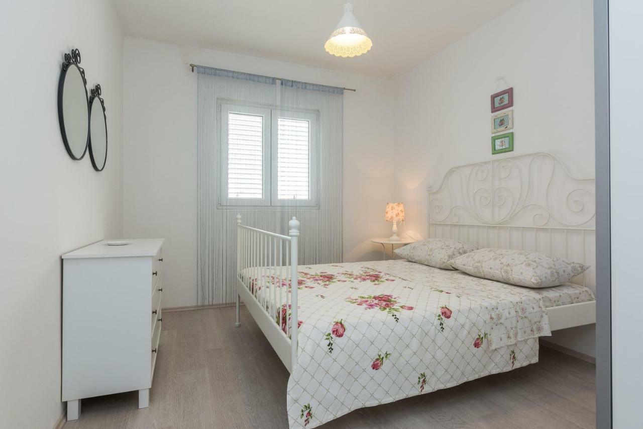 ביבינייה Apartments Mirko&Ana מראה חיצוני תמונה
